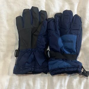 Men’s size large Gore-Tex ski gloves
